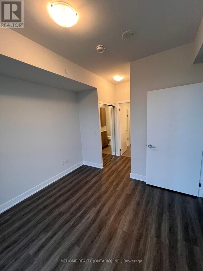 Photo du bâtiment - 4130-4130 Parkside Village Dr