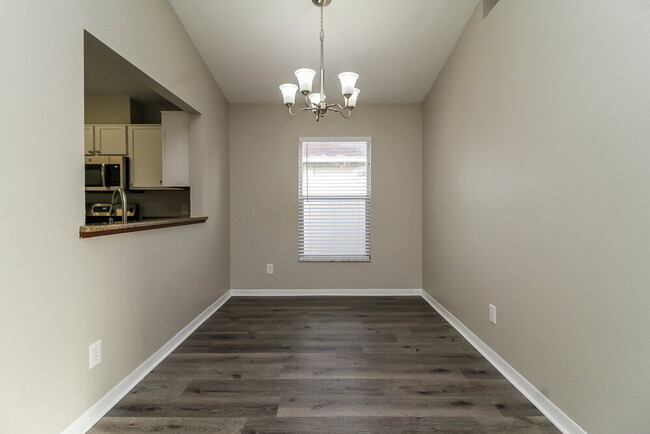Building Photo - 1525 Sunset View Cir