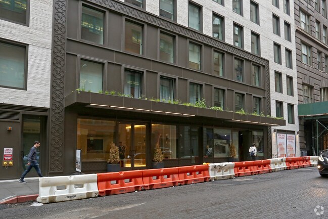 Foto del edificio - 55-61 W 17th St