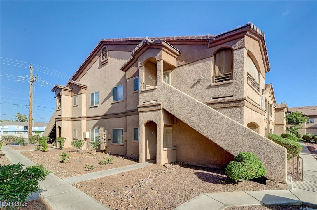 Primary Photo - 5751 E Hacienda Ave