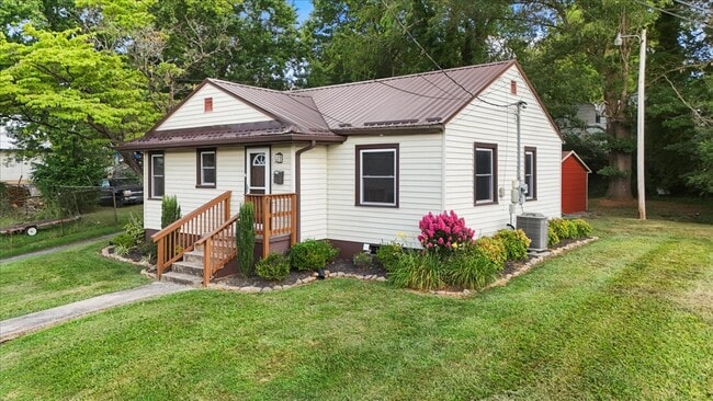 Building Photo - 408 Beechwood Dr