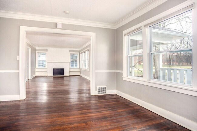 Foto del edificio - SEE IT NOW: Charming Updated Home in a Qui...