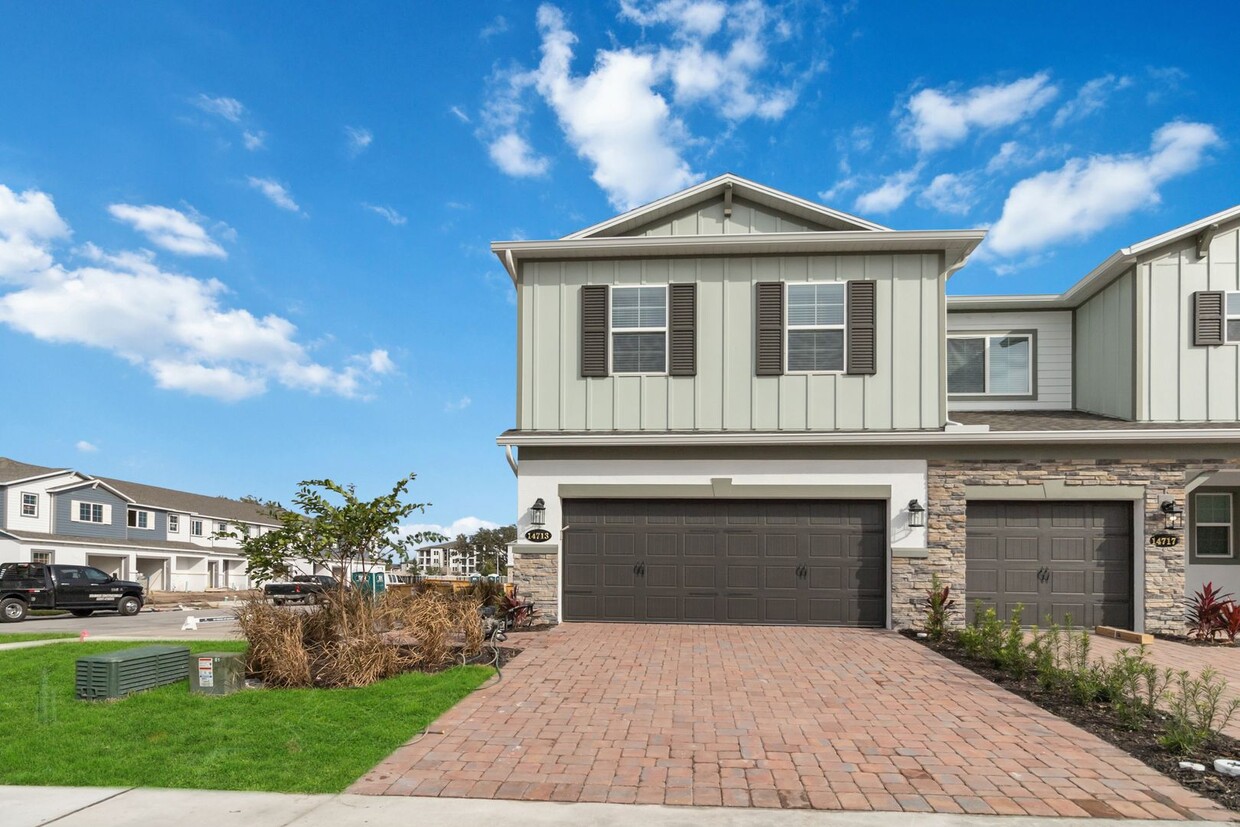 Foto principal - Beautiful Brand New 3/2.5 Townhome W/ 2 Ca...