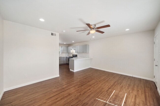 Foto del edificio - 6403 Sloan St