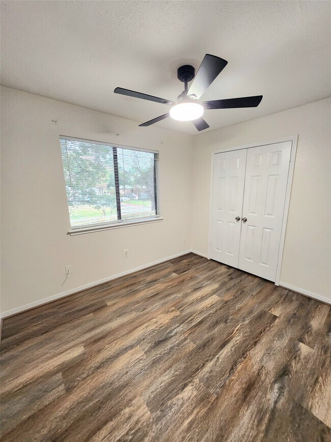 Foto del edificio - 10047 Emerald Creek Dr