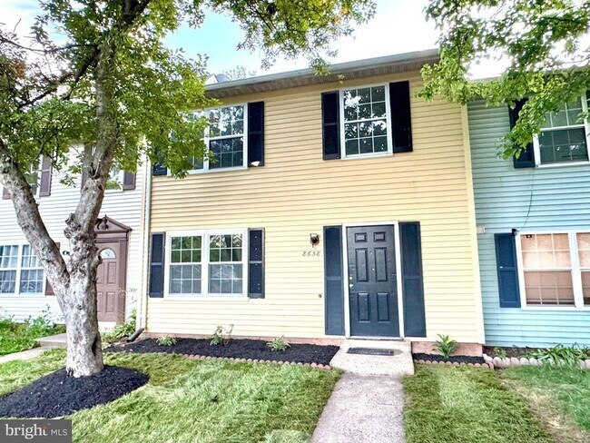 Building Photo - 9658 Woodhue Ct