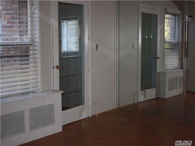 Building Photo - 340 Woodland Dr