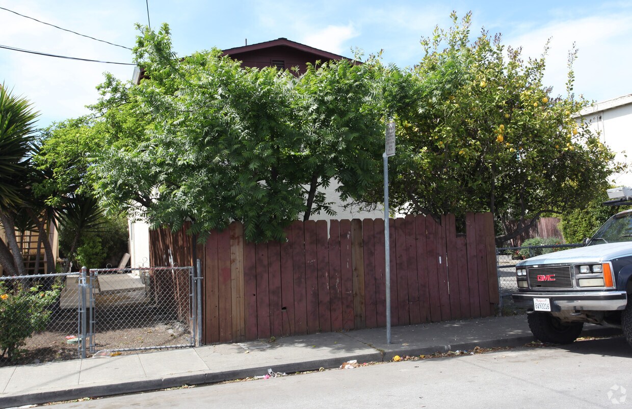 Foto del edificio - 617 Hampshire Ave