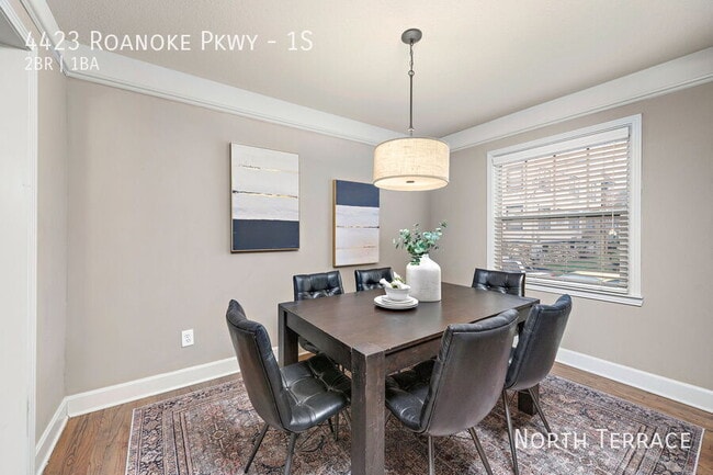 Foto del edificio - 4423 Roanoke Pkwy