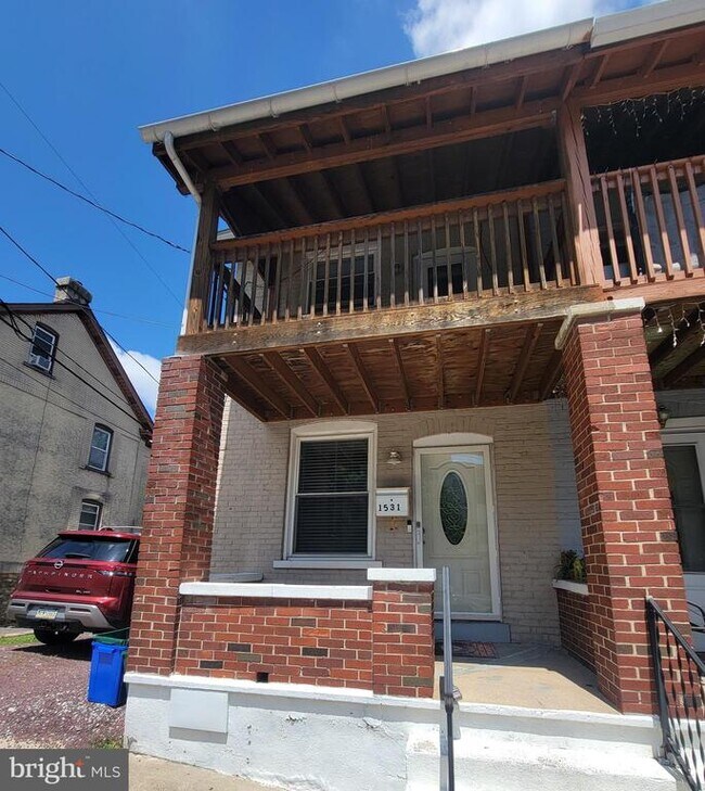 Foto del edificio - 1531 E 8th St