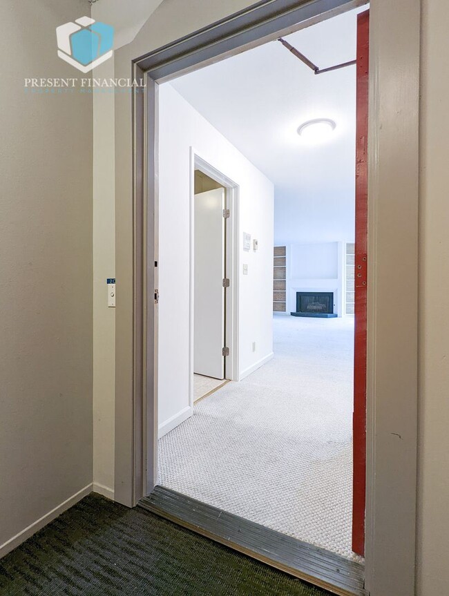 Foto del edificio - 2 br, 2 bath House - 139 S Lake Merced Hil...