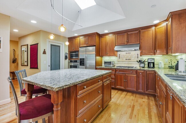 Building Photo - Gorgeous Sunnyvale Home l Chef’s Kitchen &...