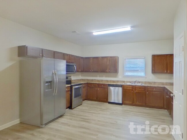 Foto del edificio - 528 Tulip Ln