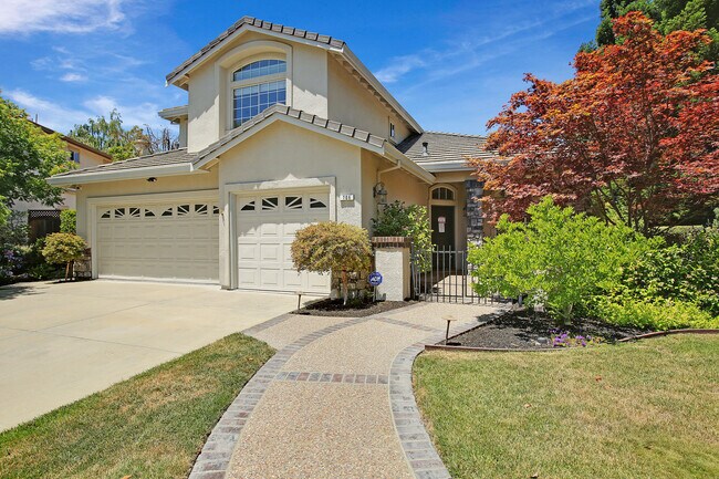 Building Photo - 706 Endsliegh Ct