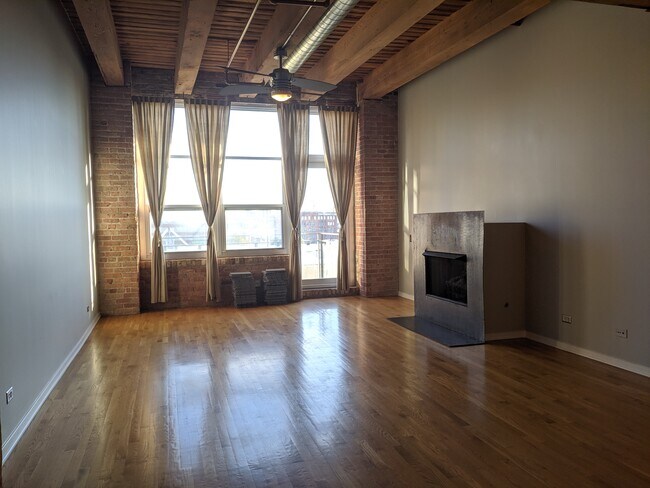 Foto del edificio - 333 S Desplaines St