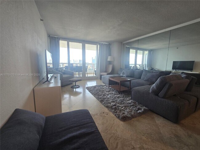 Foto del edificio - 1717 N Bayshore Dr