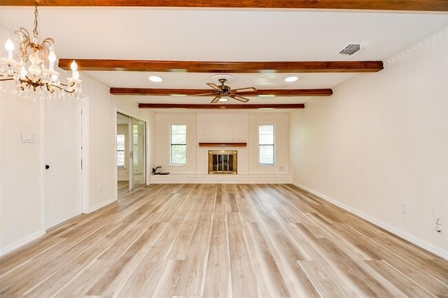 Building Photo - 162 Bluebonnet St