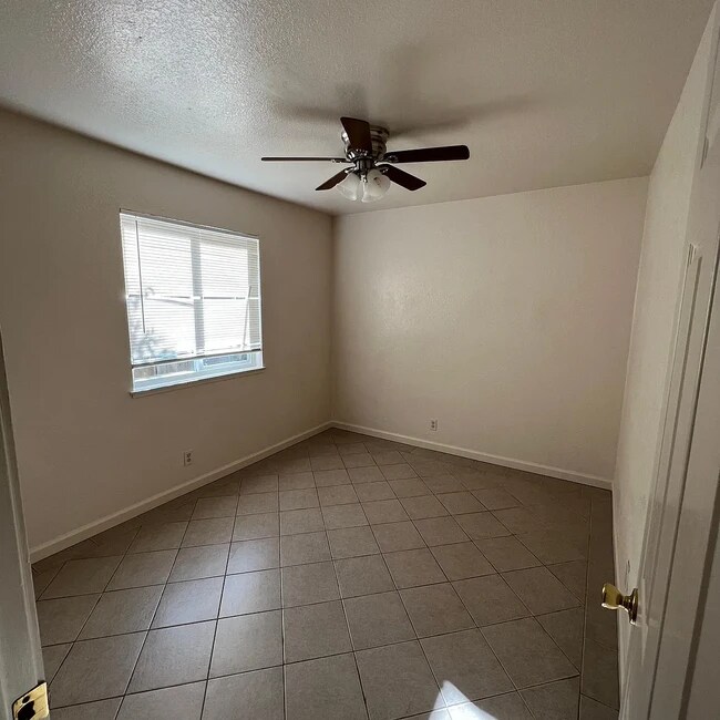 Building Photo - 1412 Chestnut St