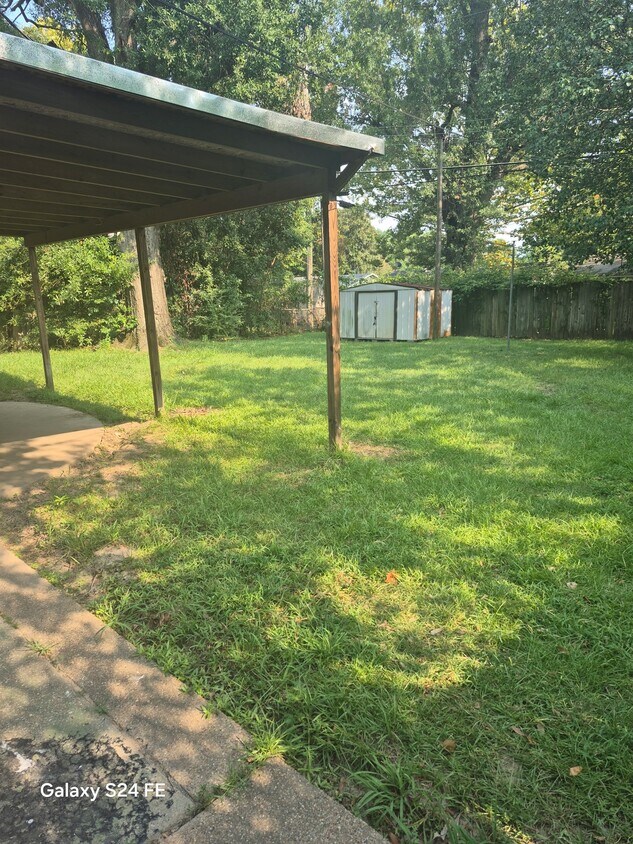 Building Photo - 3009 Meadow Ave