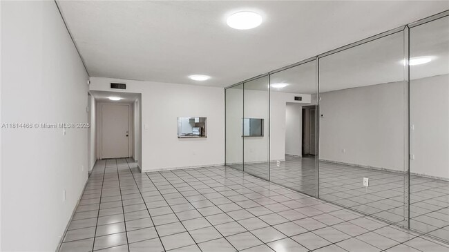 Foto del edificio - 6620 W 2nd Ct