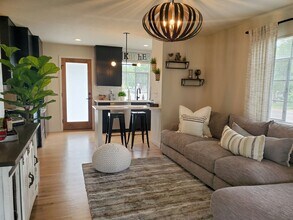 Building Photo - Remington1705 (KC-DT)