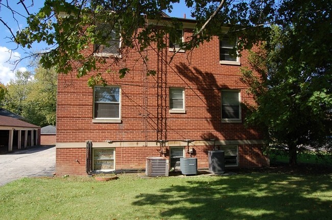 Building Photo - 315 Shields Rd