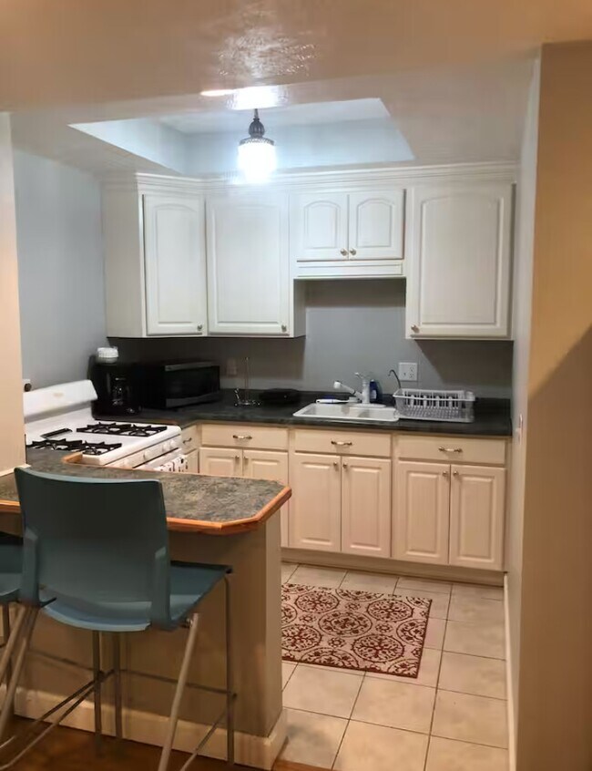 Cocina - 10994 Fairview Ave