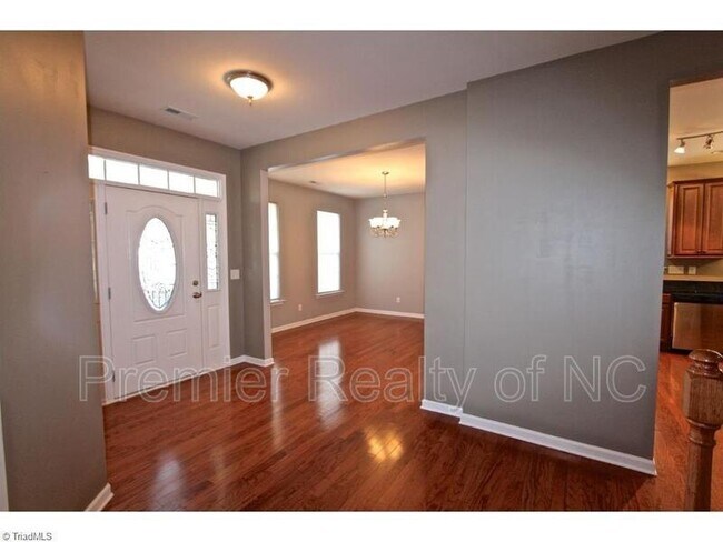 Foto del edificio - 185 Parkview Ln