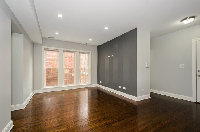 Foto del edificio - 7724 N Ashland Ave