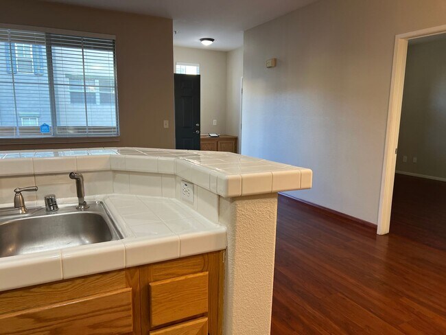 Building Photo - ***JUST REDUCED AND MOVE IN SPECIAL!!!*** ...