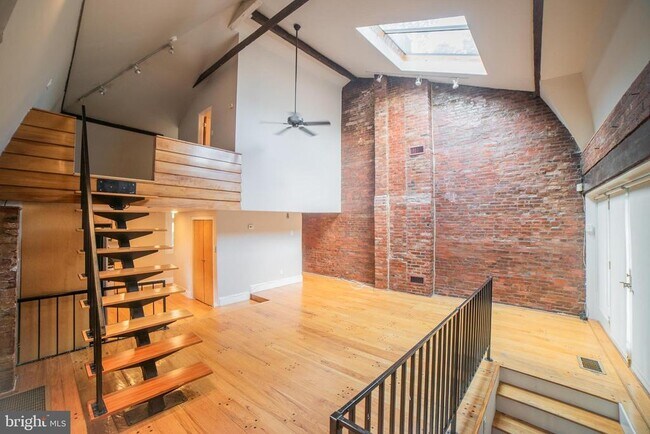 Foto del edificio - 2101 Cypress St