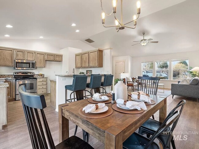 Building Photo - 238 S Neskowin Way