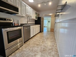 Building Photo - 48 Wellington Dr