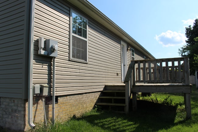 Building Photo - 9379 Redtop Ct
