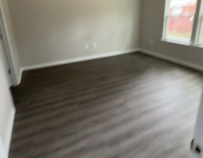 Building Photo - 1612 Lawn