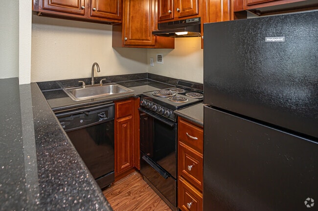 Studio, 1BR - 400SF - The Georgian