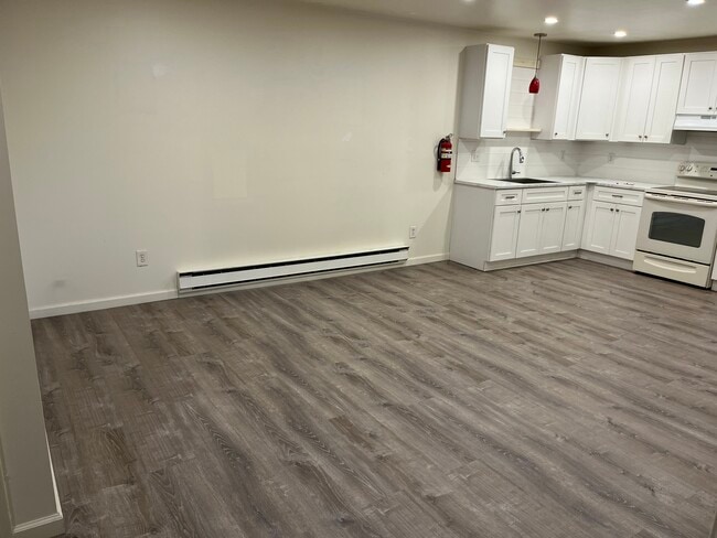 Building Photo - 705 Briarcliff Rd