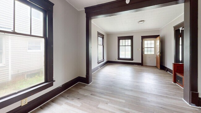 Building Photo - 801 W Exchange St
