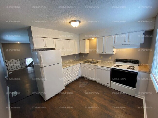 Foto del edificio - Bright 3 Bed 2 Bath Home in KCMO!