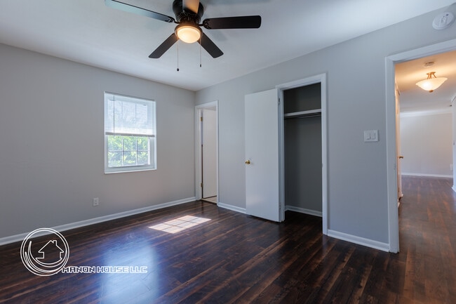 Building Photo - 818 Abbiegail Dr