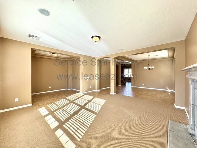 Building Photo - 2214 E Chanute Pass