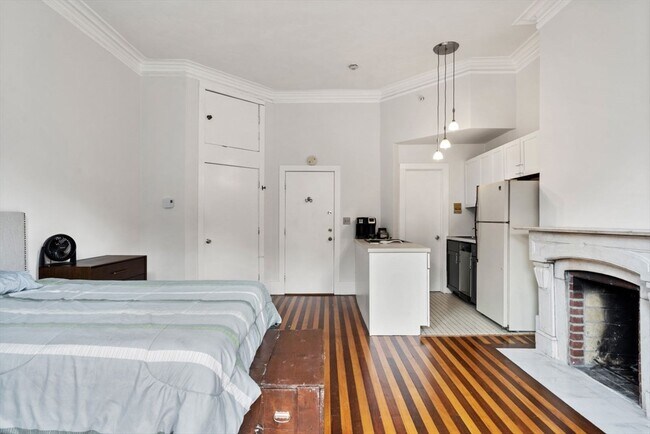 Building Photo - 389 Beacon St