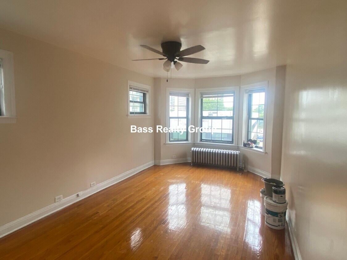 Foto principal - 5124 S Harper Ave