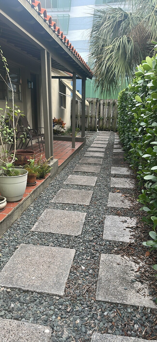 Building Photo - 2024 Taylor St