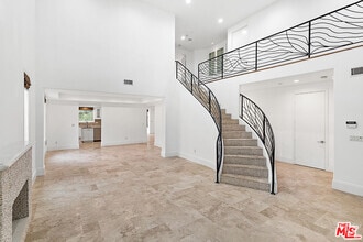 Building Photo - 4510 Tyrone Ave