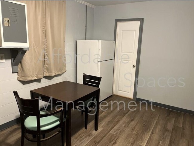 Building Photo - 3535 Brookdale Ave