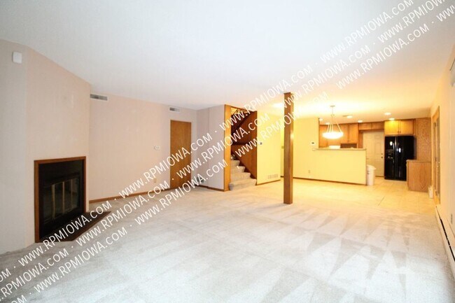 Building Photo - SCREENED PORCH!! 3 Bedroom, 1.5 Bath Home ...