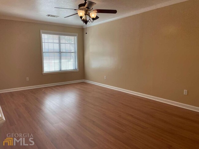 Building Photo - 302 Mt Vernon Dr