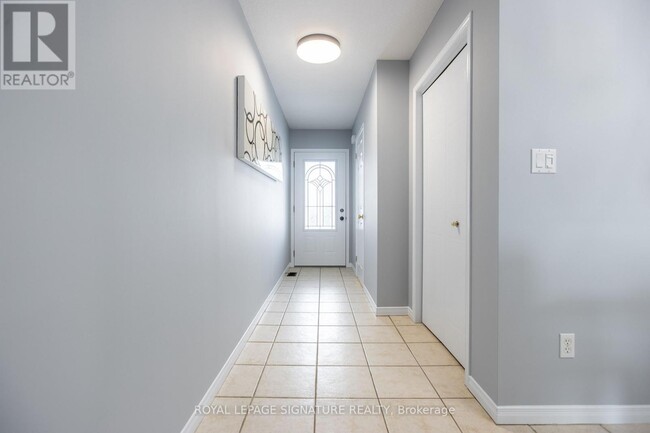 Building Photo - 32 Hasler Crescent