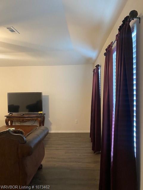 Building Photo - 8110 Dogwood Dr